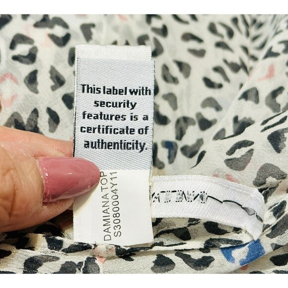 Diane Von Furstenberg  Women Size 2 Animal Print Silk Blouse Boho Quiet Luxury - Picture 14 of 14